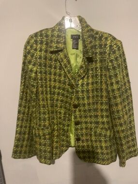 RQT women’s size 8 green jacket